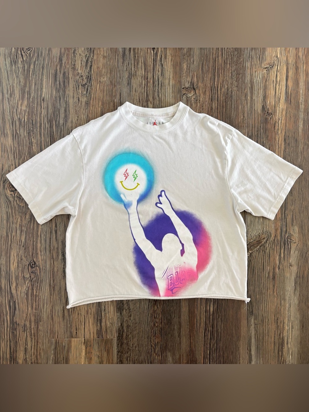 Nike Air Jordan x J Balvin S/S T-Shirt M Off White Sky’s the Limit Cropped Bulls